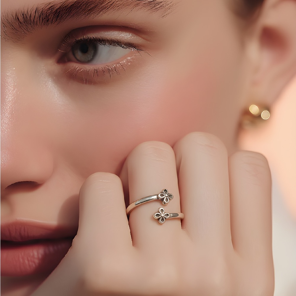 Silver Coloured Flower Split Ring